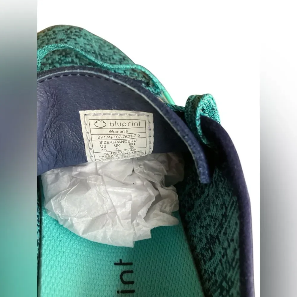 Bluprint LaCosta Knit New in Box Size 7.5